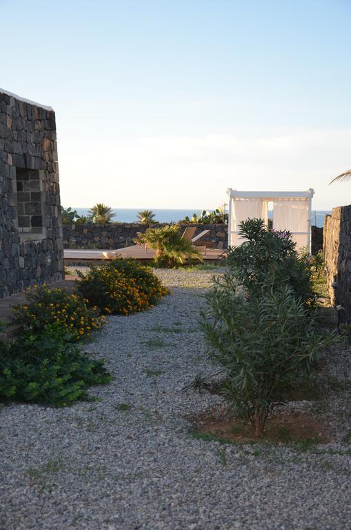 Residence Cuore Mediterraneo Pantelleria Bagian luar foto